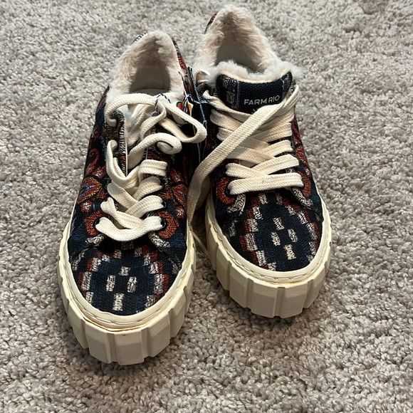 NWT FARM Rio Blue Anika Tapestry Platform Sneakers - Size 5 - Picture 2 of 14